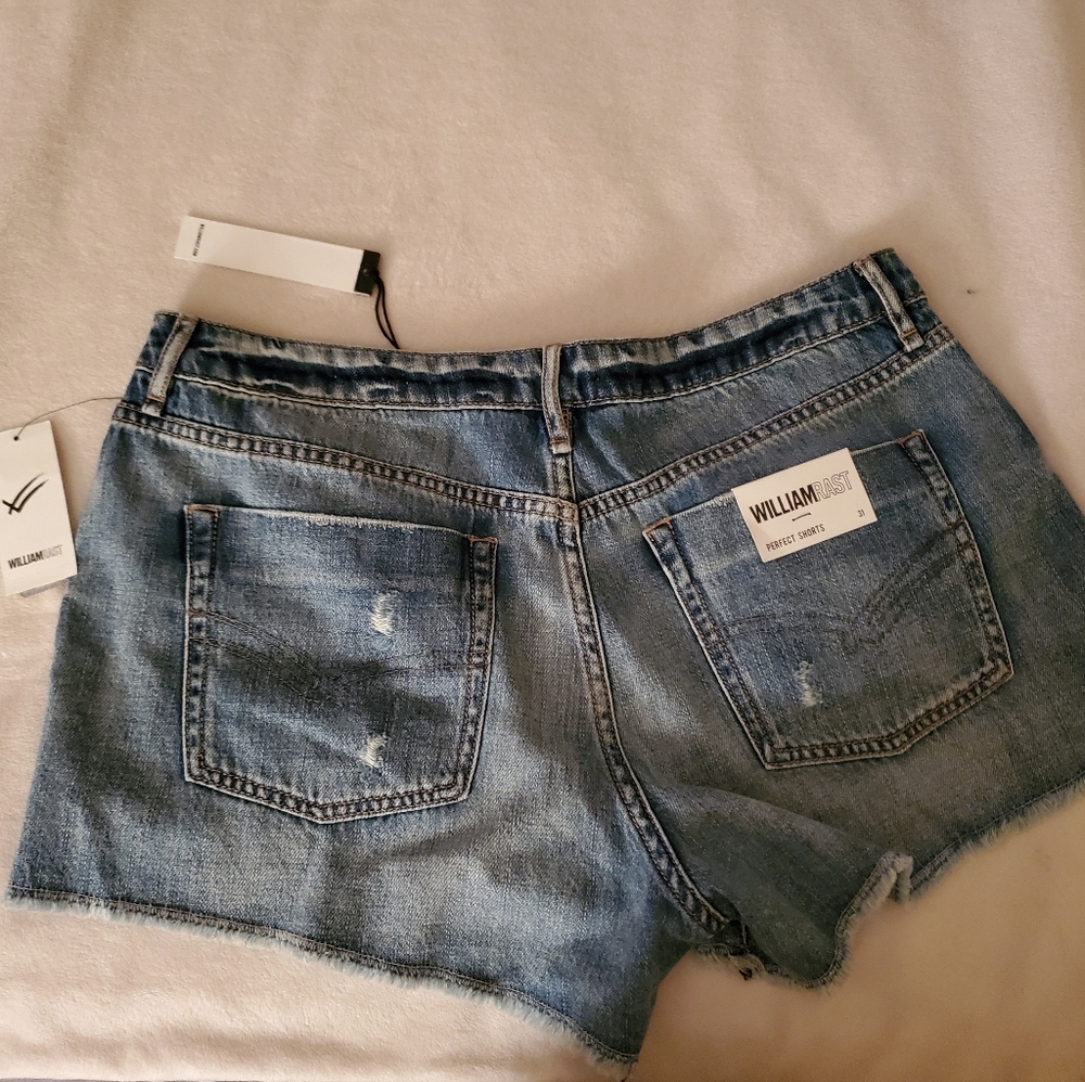 NEW.  William Rast cute denim shorts